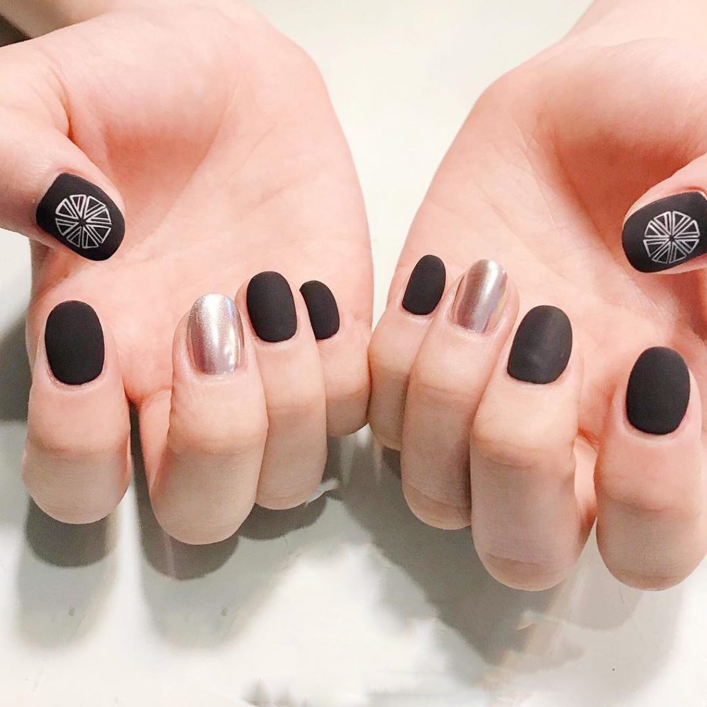 Mẫu nail hiện đại, đơn giản cho học sinh