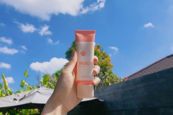 Review kem dưỡng nâng tông da Coringco Peach từ khách hàng!