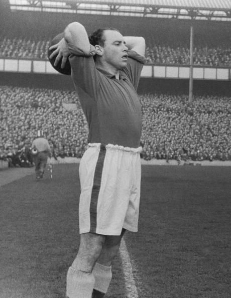 Peter Farrell of Everton in 1954. | Everton, Couple photos, Football